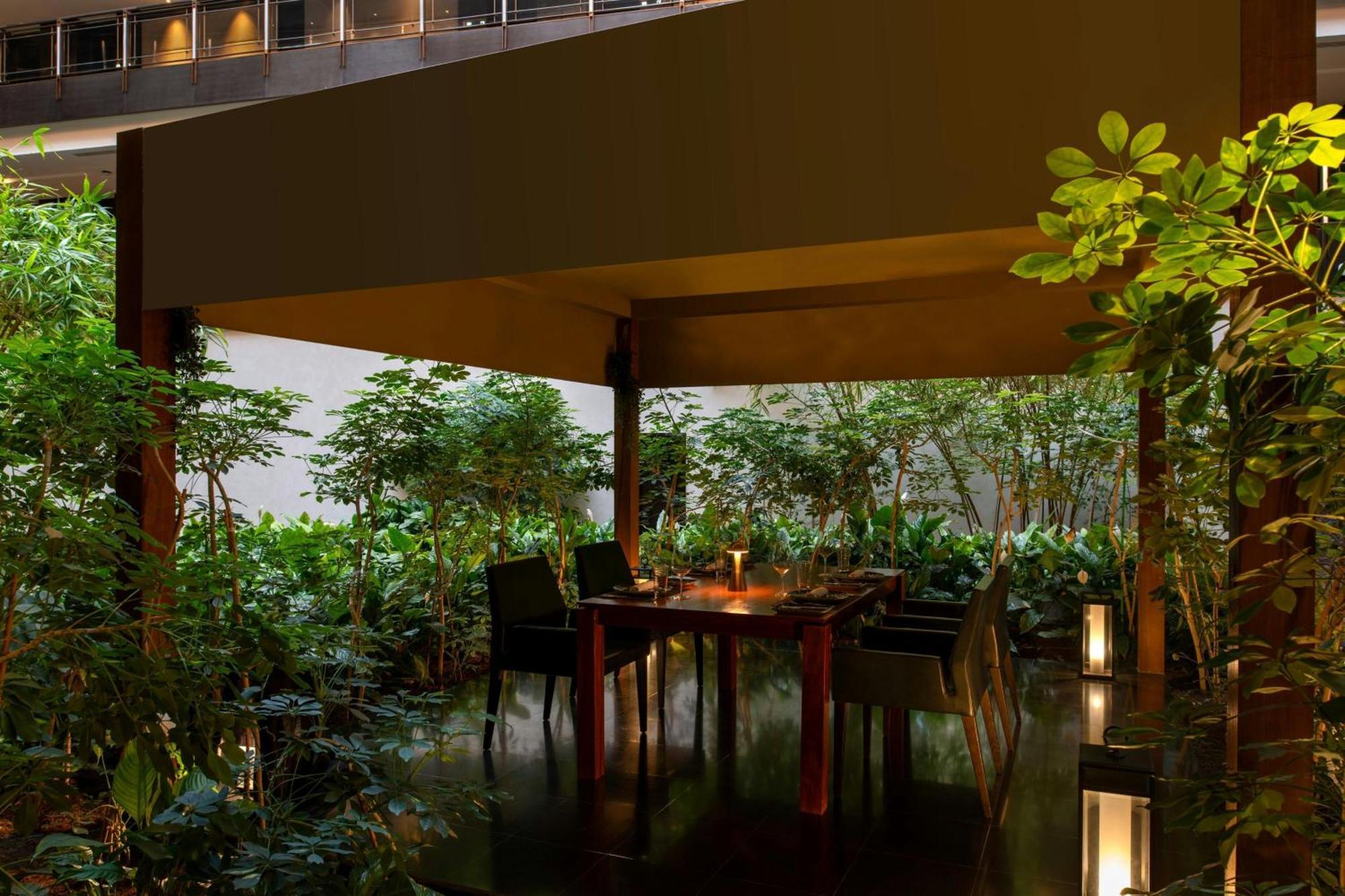 The Westin Doha Hotel & Spa Exterior foto